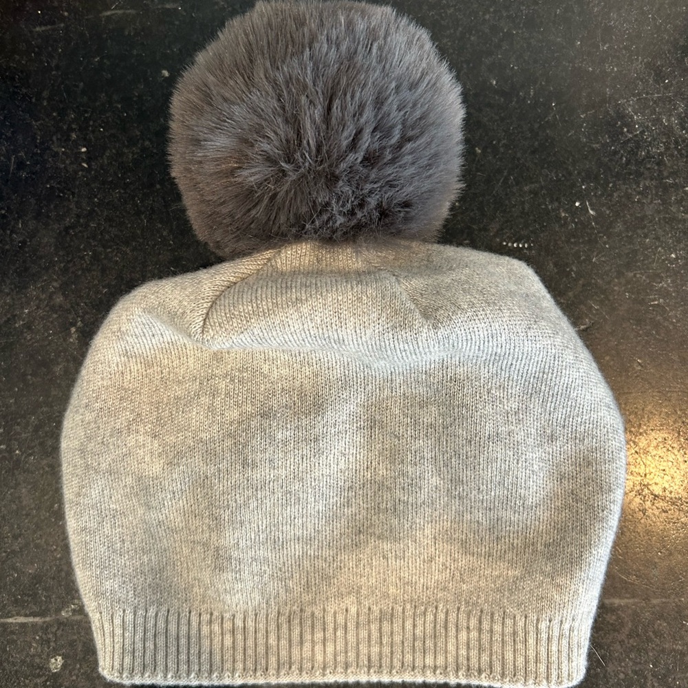 HAUTE SHORE Gray Beanie with Pom-Pom